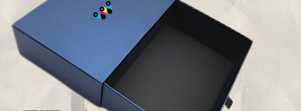 Drawer-style rigid box